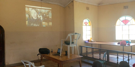 Skype Videokonferenz in PCEA Church in Nyahururu